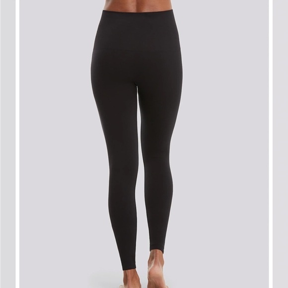 SPANX Black Seamless Legging Shapewear 4 way stretch Recycled Yarns Sz M - Picture 1 of 10